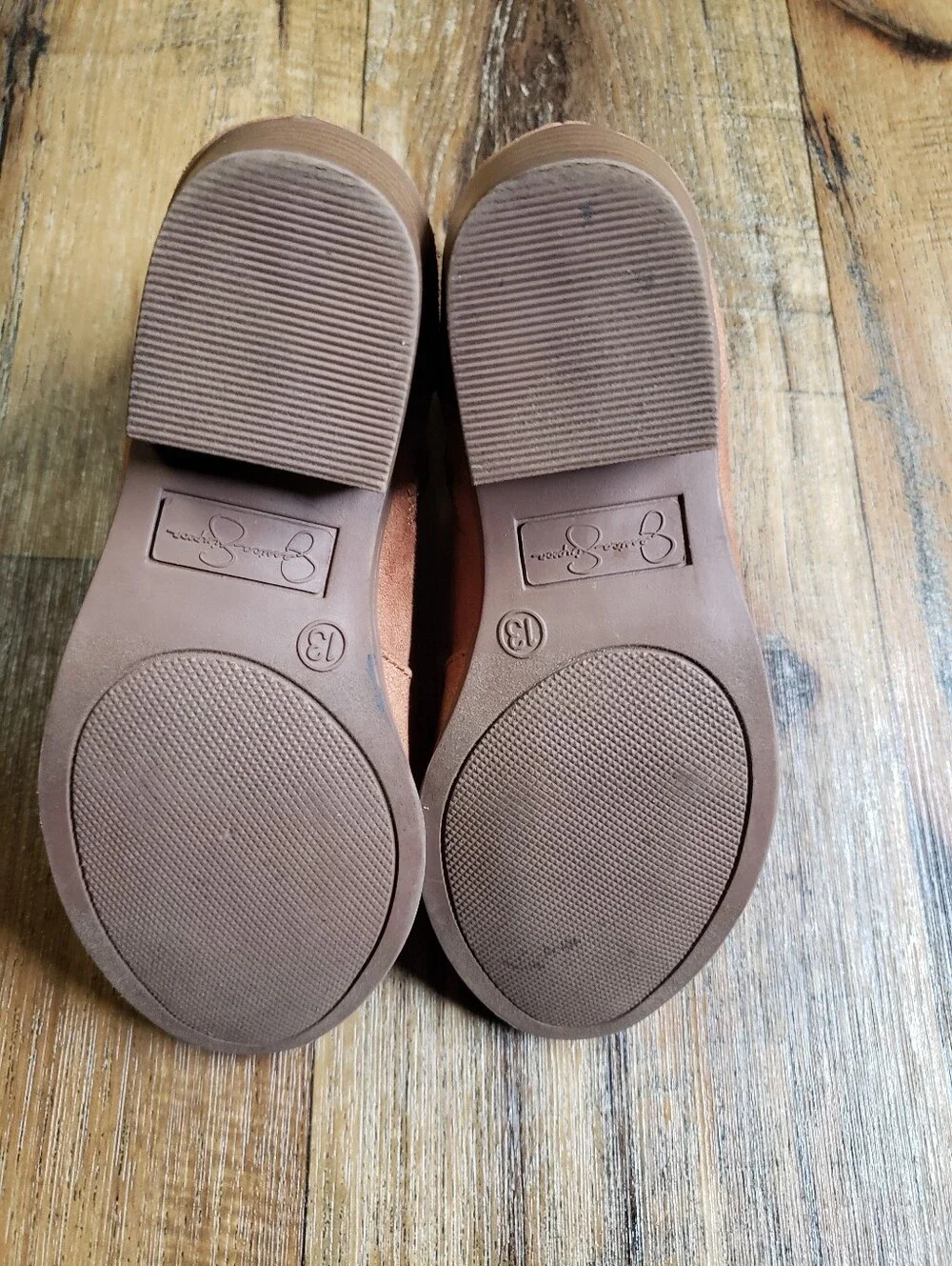Jessica Simpson stylish tan